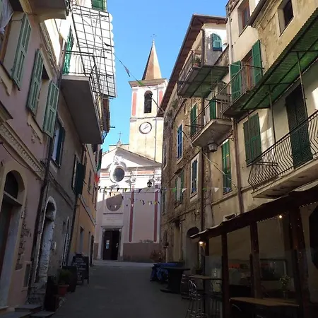 아파트 Castle In Center Of Beautiful Isolabona